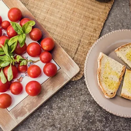 Nuba, Residenza Di Charme Con Terrazza Panoramica Privata, Camino A Legna,jacuzzi, Ogni Comfort In Campagna E A Solo 5 Minuti Dal Cuore Del Centro Storico Di Летний дом *