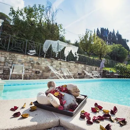 Летний дом Nuba, Residenza Di Charme Con Terrazza Panoramica Privata, Camino A Legna,jacuzzi, Ogni Comfort In Campagna E A Solo 5 Minuti Dal Cuore Del Centro Storico Di