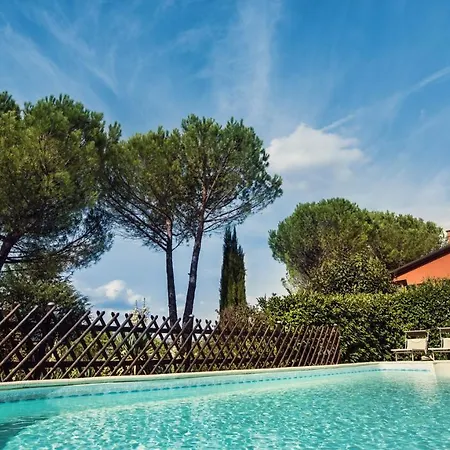 Летний дом Nuba, Residenza Di Charme Con Terrazza Panoramica Privata, Camino A Legna,jacuzzi, Ogni Comfort In Campagna E A Solo 5 Minuti Dal Cuore Del Centro Storico Di